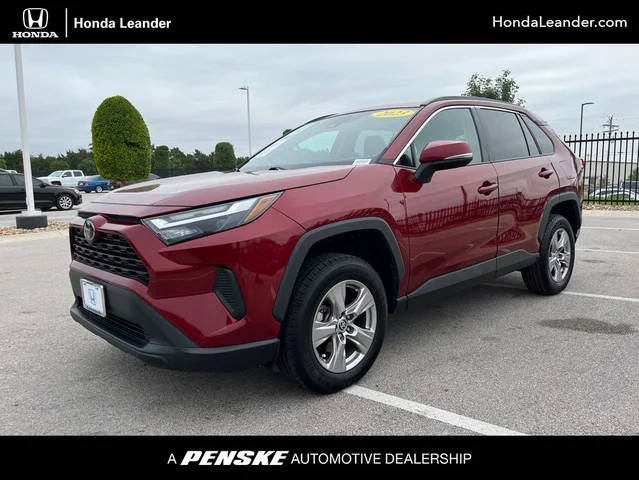 2023 Toyota RAV4 XLE FWD photo
