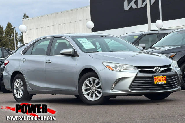 2015 Toyota Camry LE FWD photo