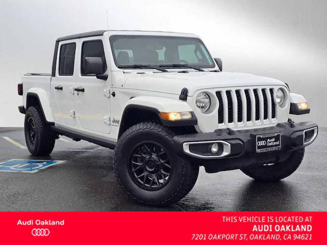 2023 Jeep Gladiator Overland 4WD photo