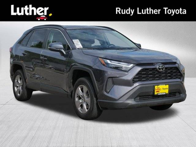 2022 Toyota RAV4 XLE AWD photo