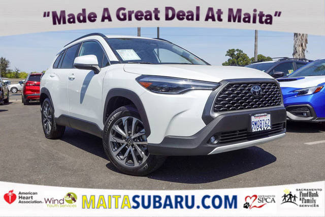 2023 Toyota Corolla Cross XLE FWD photo