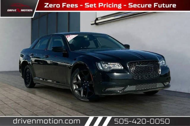 2022 Chrysler 300 Touring RWD photo