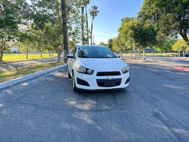2015 Chevrolet Sonic LT FWD photo