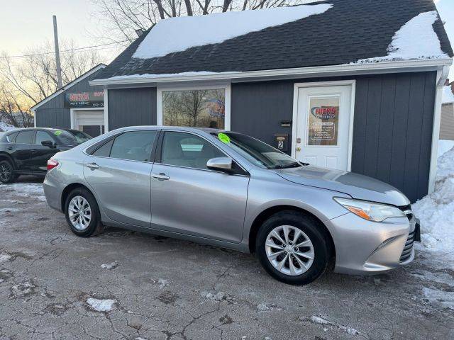 2015 Toyota Camry LE FWD photo