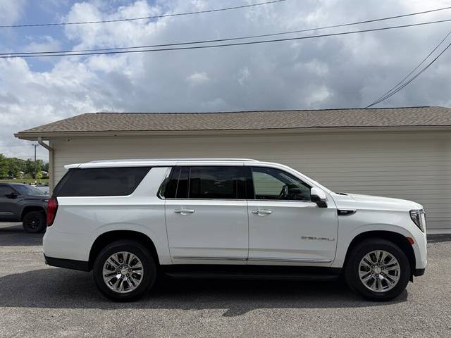 2022 GMC Yukon XL Denali 4WD photo