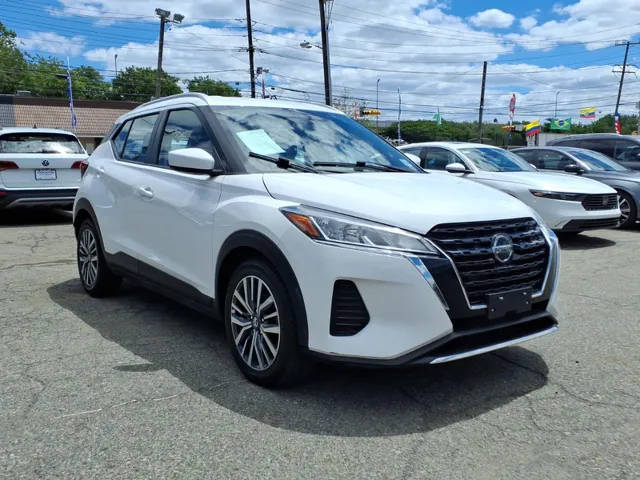 2021 Nissan Kicks SV FWD photo