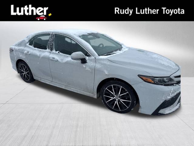 2022 Toyota Camry SE FWD photo
