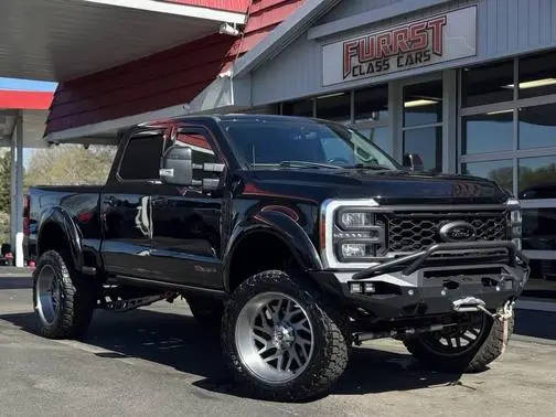 2023 Ford F-250 Super Duty LARIAT 4WD photo
