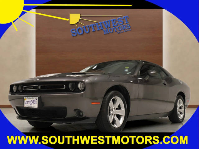 2021 Dodge Challenger SXT RWD photo