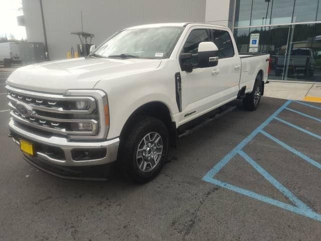 2023 Ford  LARIAT 4WD photo