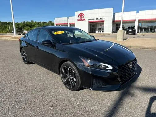 2023 Nissan Altima 2.5 SR FWD photo