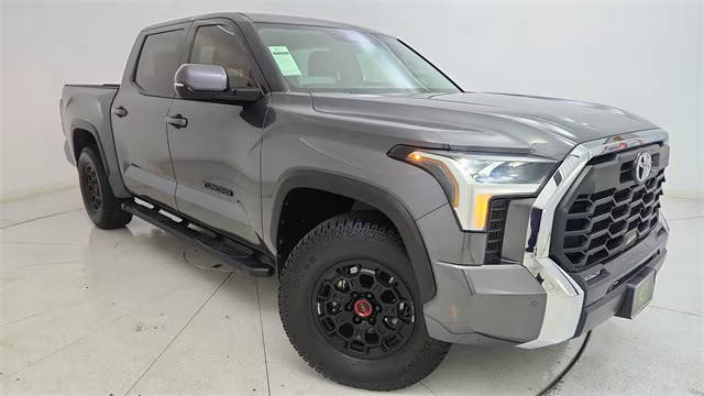 2022 Toyota Tundra SR5 4WD photo