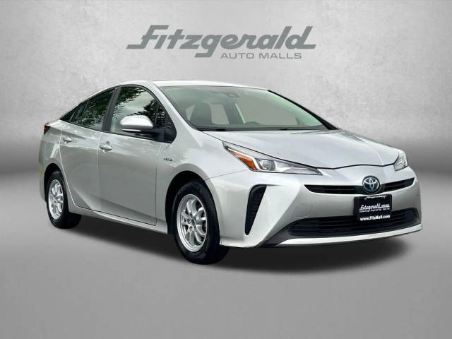 2022 Toyota Prius L Eco FWD photo