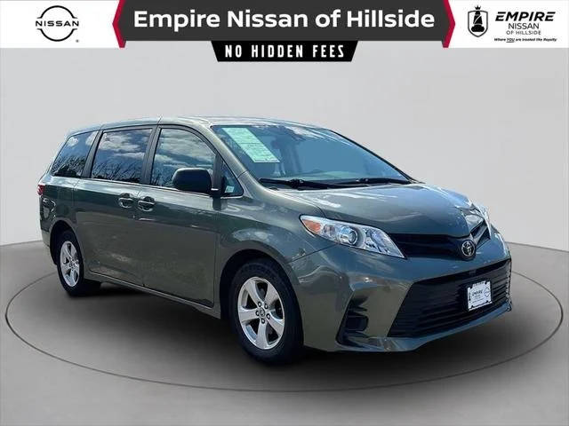 2020 Toyota Sienna L FWD photo