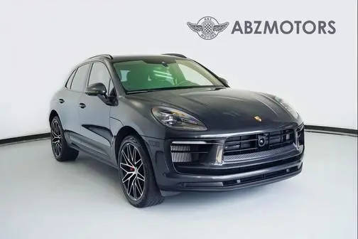 2023 Porsche Macan S AWD photo