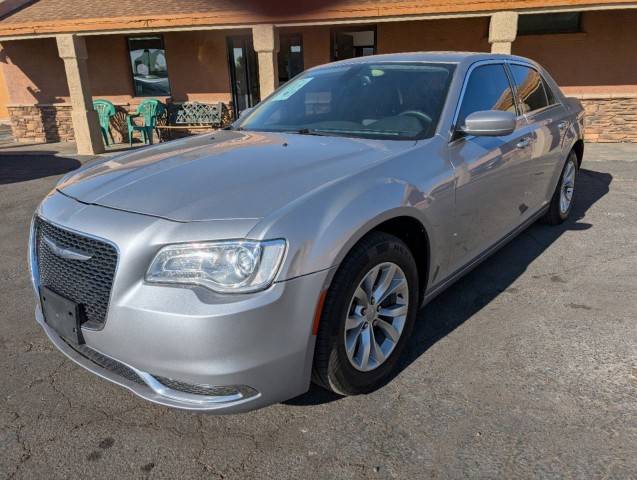 2016 Chrysler 300 Limited RWD photo