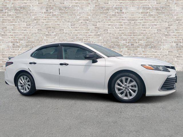 2023 Toyota Camry LE FWD photo
