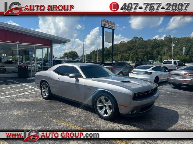 2015 Dodge Challenger SXT RWD photo