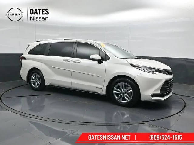 2021 Toyota Sienna Limited FWD photo