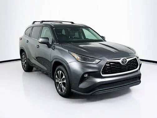 2021 Toyota Highlander XLE FWD photo