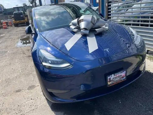2022 Tesla Model Y Long Range AWD photo