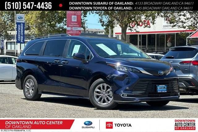 2023 Toyota Sienna XLE FWD photo