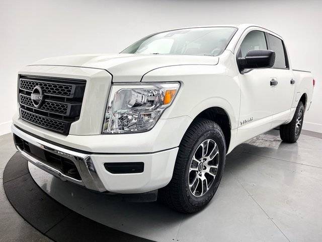 2023 Nissan Titan SV 4WD photo