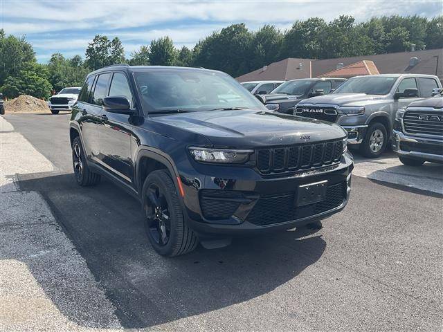 2023 Jeep Grand Cherokee Altitude 4WD photo