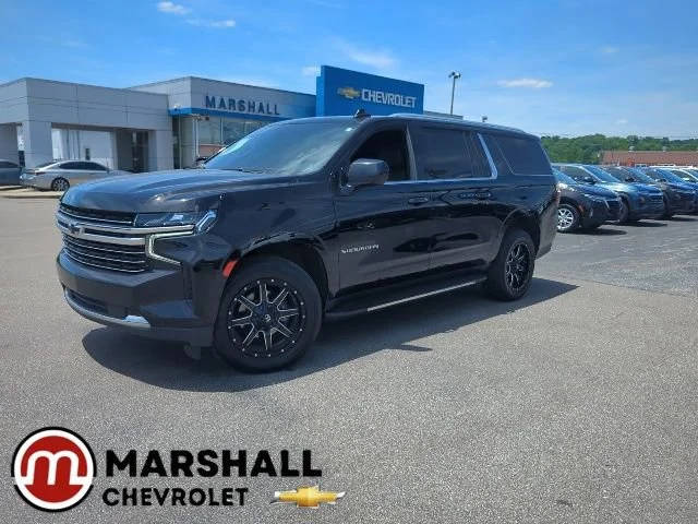 2022 Chevrolet Suburban LT 4WD photo