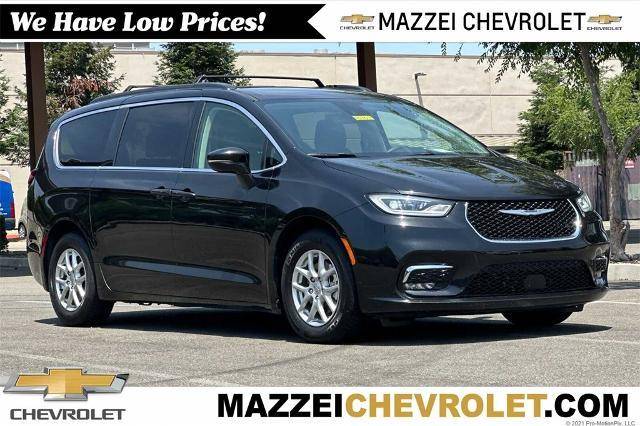 2022 Chrysler Pacifica Minivan Touring L FWD photo