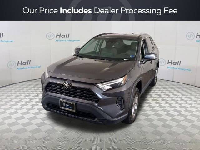 2022 Toyota RAV4 XLE AWD photo