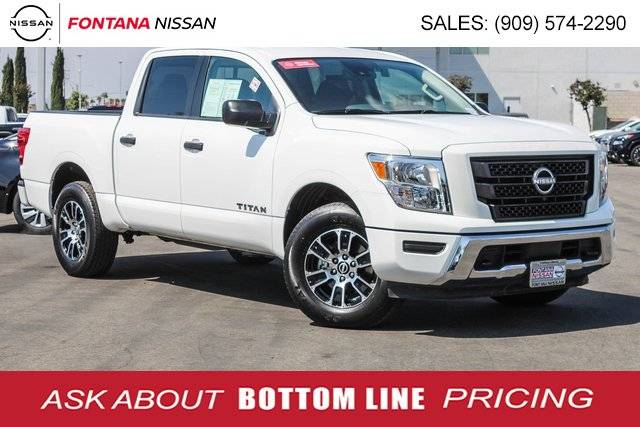 2023 Nissan Titan SV 4WD photo