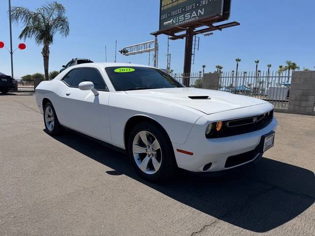 2021 Dodge Challenger SXT RWD photo