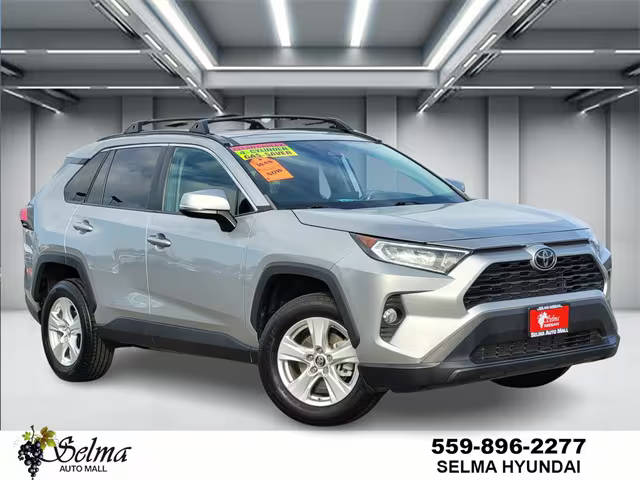 2019 Toyota RAV4 XLE FWD photo