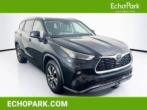 2022 Toyota Highlander XLE FWD photo