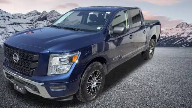 2023 Nissan Titan SV 4WD photo