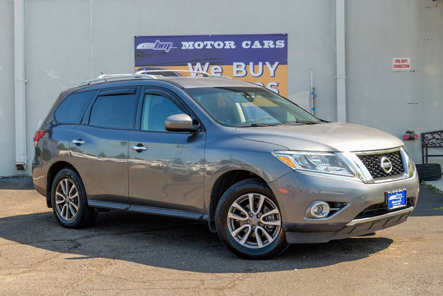 2015 Nissan Pathfinder SV 4WD photo