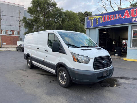 2015 Ford Transit Van  RWD photo