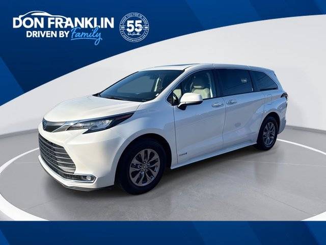 2021 Toyota Sienna XLE FWD photo