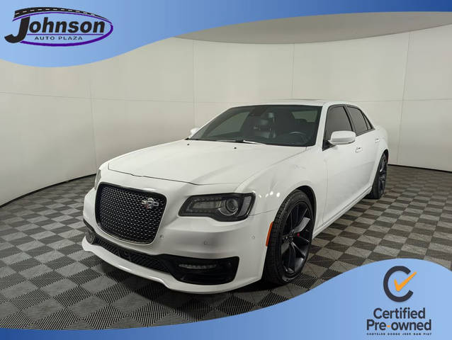 2023 Chrysler 300 300C RWD photo