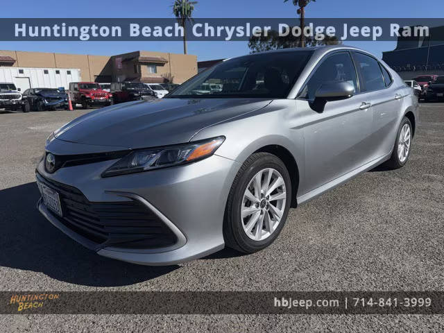 2021 Toyota Camry LE FWD photo