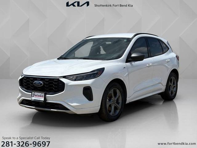 2023 Ford Escape ST-Line FWD photo