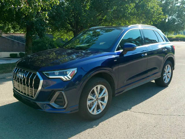 2023 Audi Q3 S line Premium AWD photo