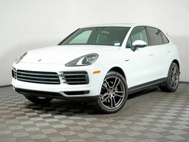 2022 Porsche Cayenne Platinum Edition E-Hybrid AWD photo