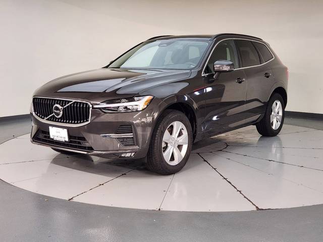 2022 Volvo XC60 Momentum AWD photo