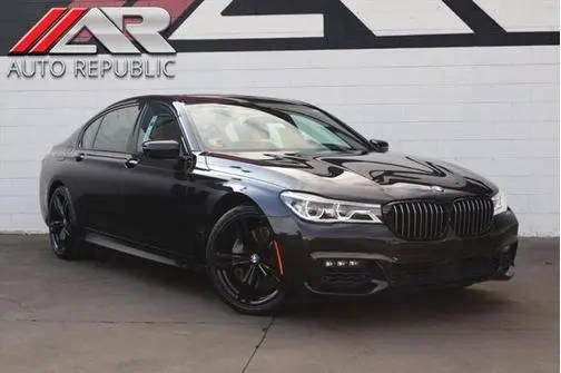 2017 BMW 7 Series 750i RWD photo