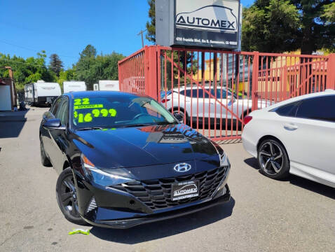 2022 Hyundai Elantra SEL FWD photo