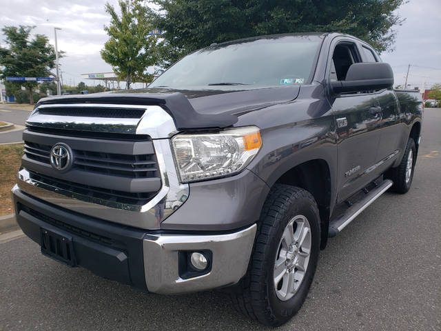 2015 Toyota Tundra SR5 4WD photo