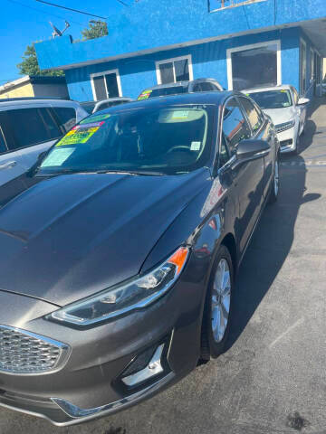 2019 Ford Fusion Energi Titanium FWD photo