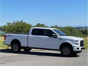 2015 Ford F-150 XLT w/HD Payload Pkg 4WD photo